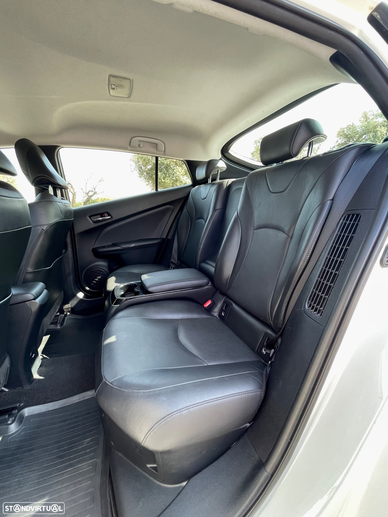 Toyota Prius 1.8 Plug-In Luxury Pele - 25