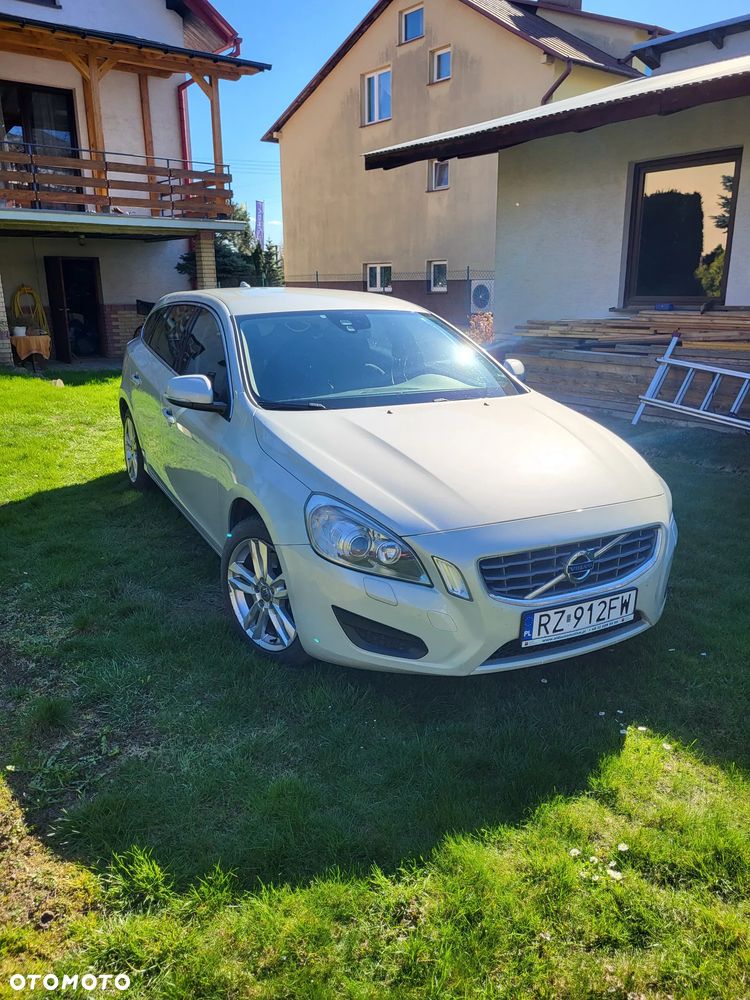 Volvo V60 D5 AWD - 1