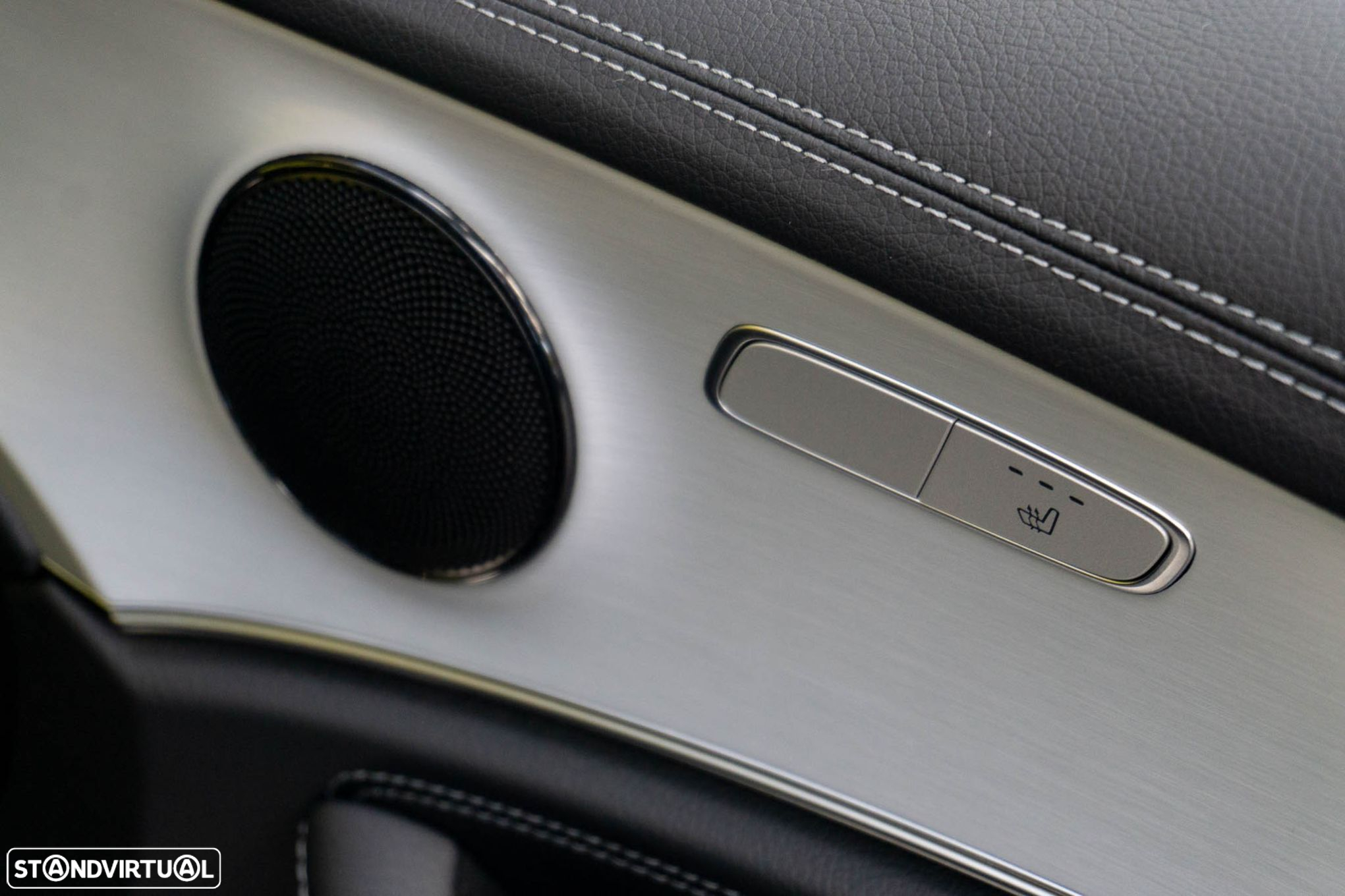 Mercedes-Benz E 300 de AMG Line - 38