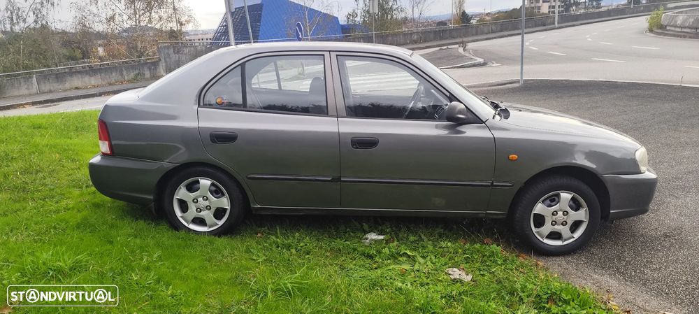 Hyundai Accent 1.3 GLS - 4