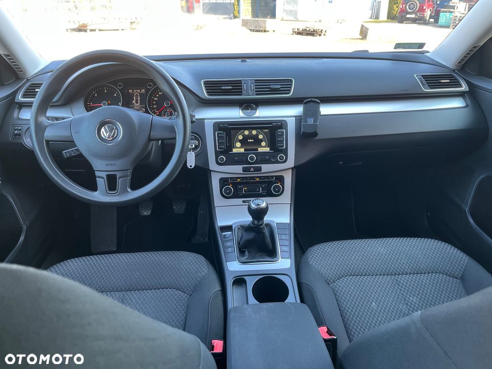 Volkswagen Passat - 18