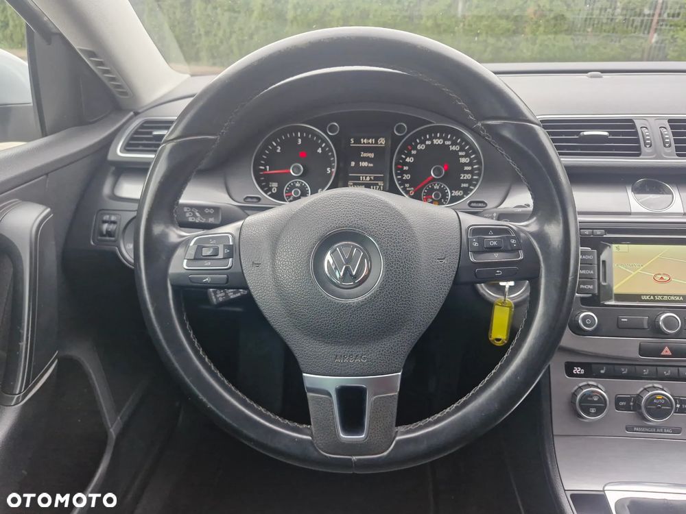 Volkswagen Passat 2.0 TDI DPF BlueMotion Technology Trendline - 24