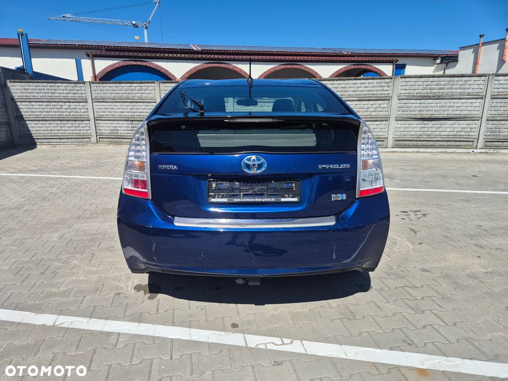 Toyota Prius (Hybrid) Executive - 6