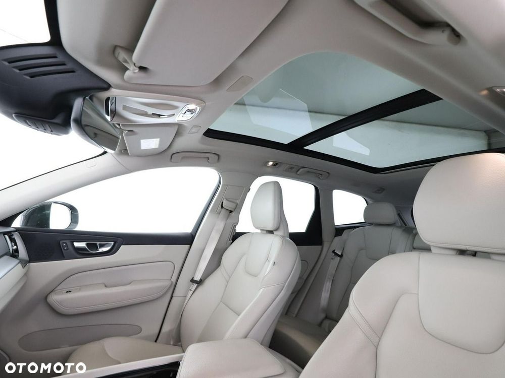 Volvo XC 60 T6 Plug-In Hybrid AWD Inscription Expression - 39
