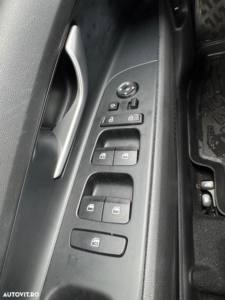 Hyundai Elantra 1.6 l 123 CP CVT Highway - 12