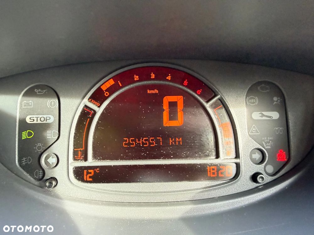 Renault Modus - 25