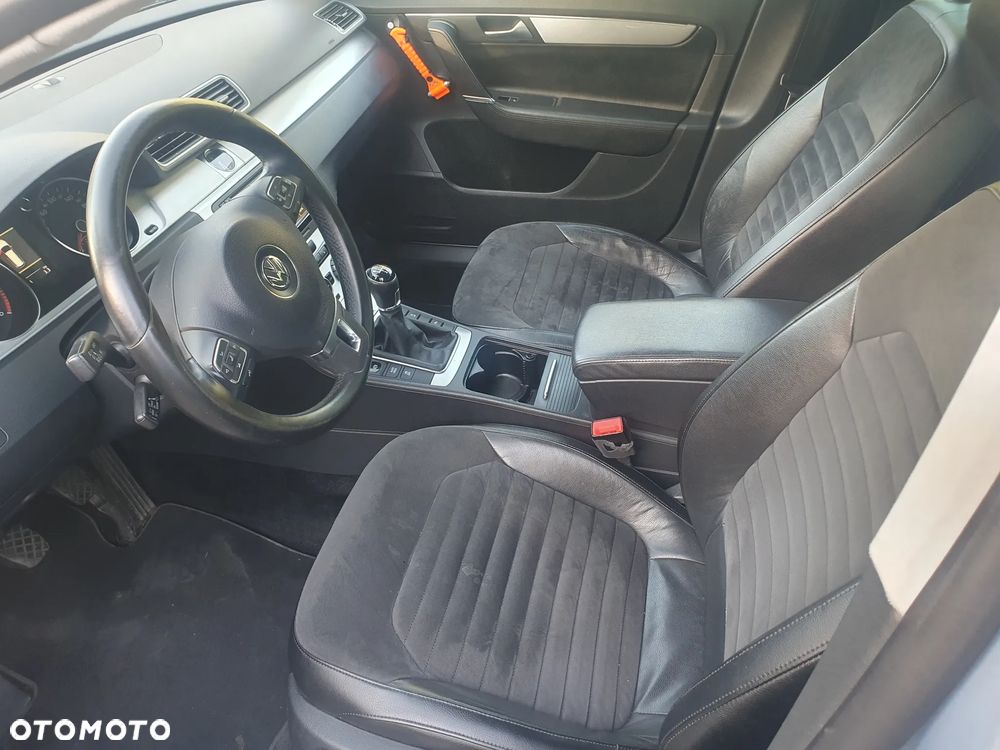 Volkswagen Passat 2.0 TDI Comfortline - 21