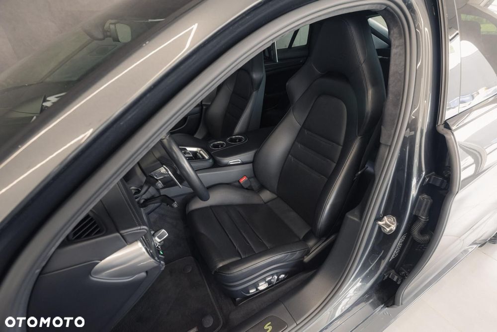 Porsche Panamera - 12