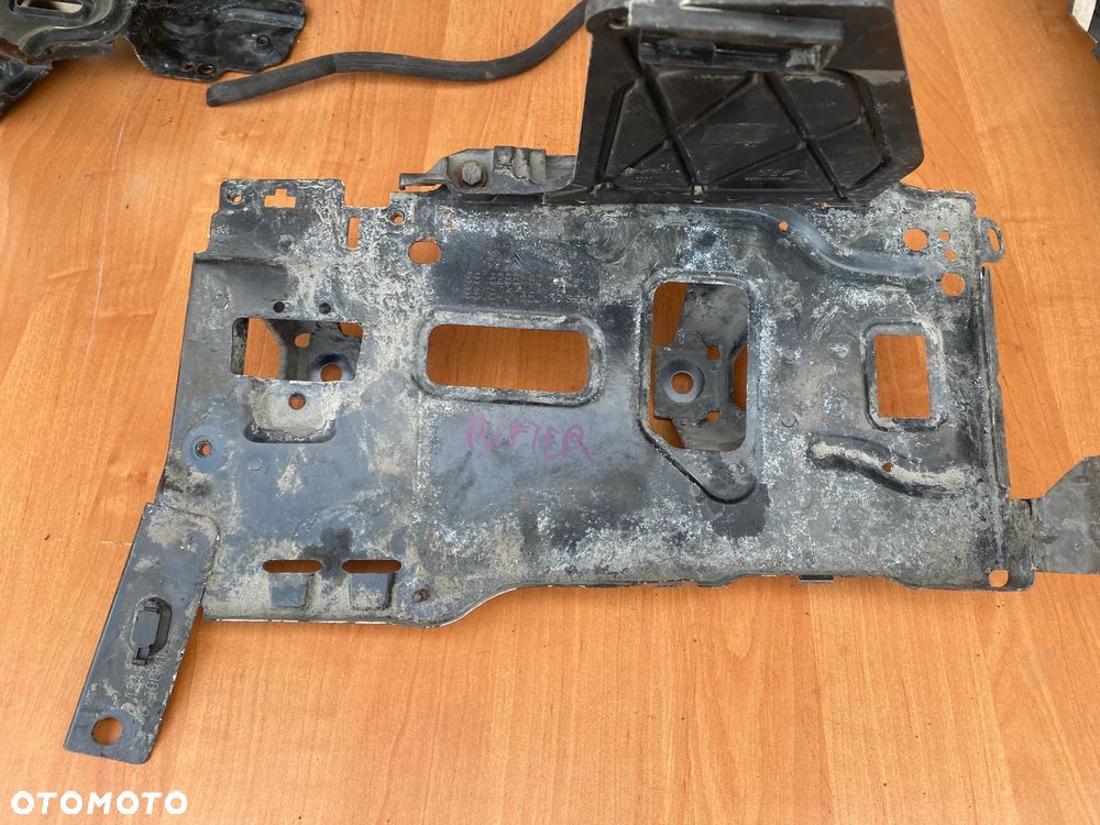 PODSTAWA AKUMULATORA PEUGEOT RIFTER 9815288480 - 2