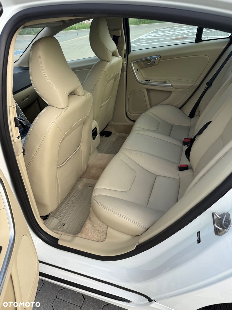 Volvo S60 2.5 T5 AWD - 8