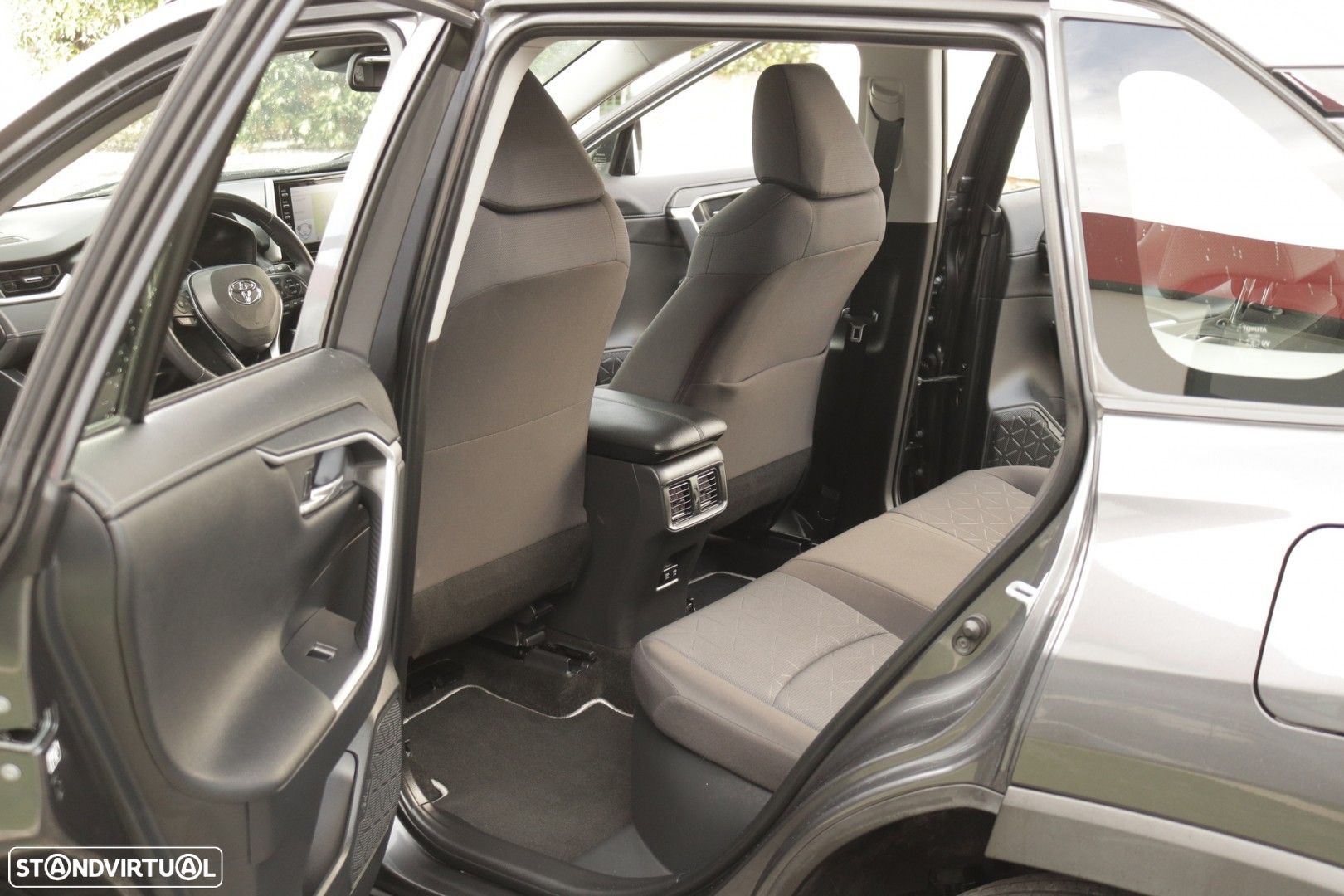 Toyota RAV4 2.5 HDF Comfort - 28