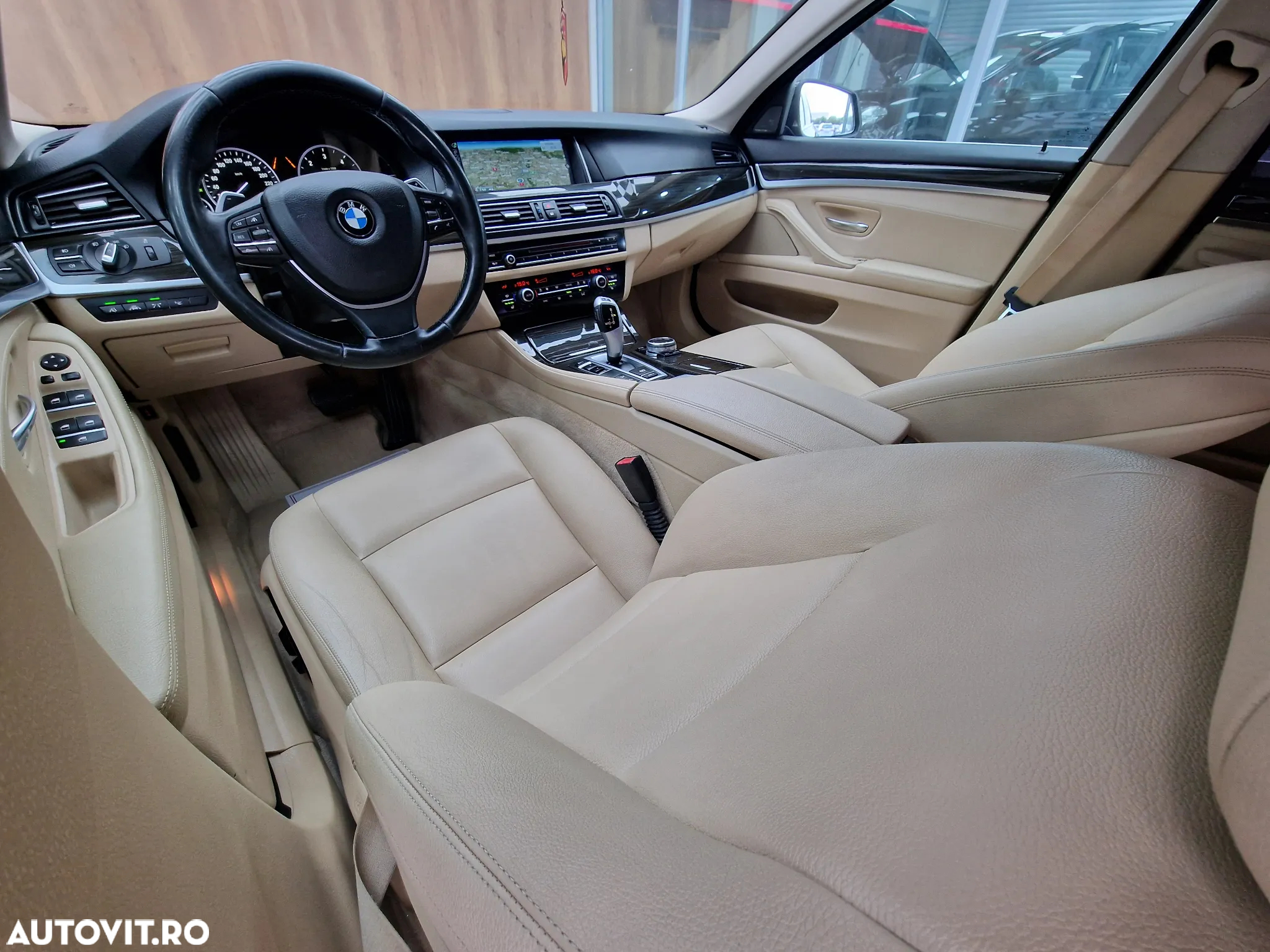BMW Seria 5 520d Touring Aut. Luxury Line - 16