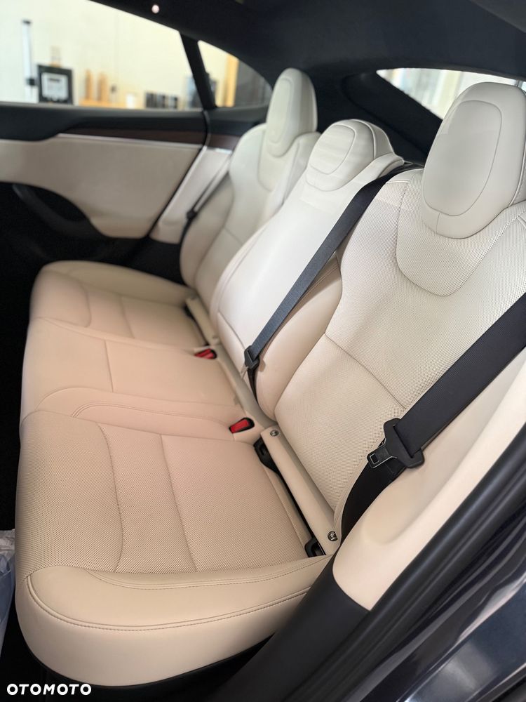 Tesla Model S Long Range AWD - 23