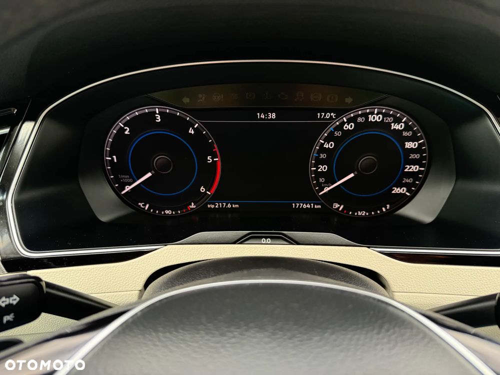 Volkswagen Passat 2.0 TDI (BlueMotion Technology) DSG Highline - 26