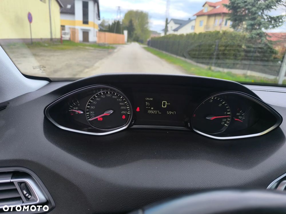 Peugeot 308 BlueHDi 130 Stop & Start Allure Business-Paket - 23