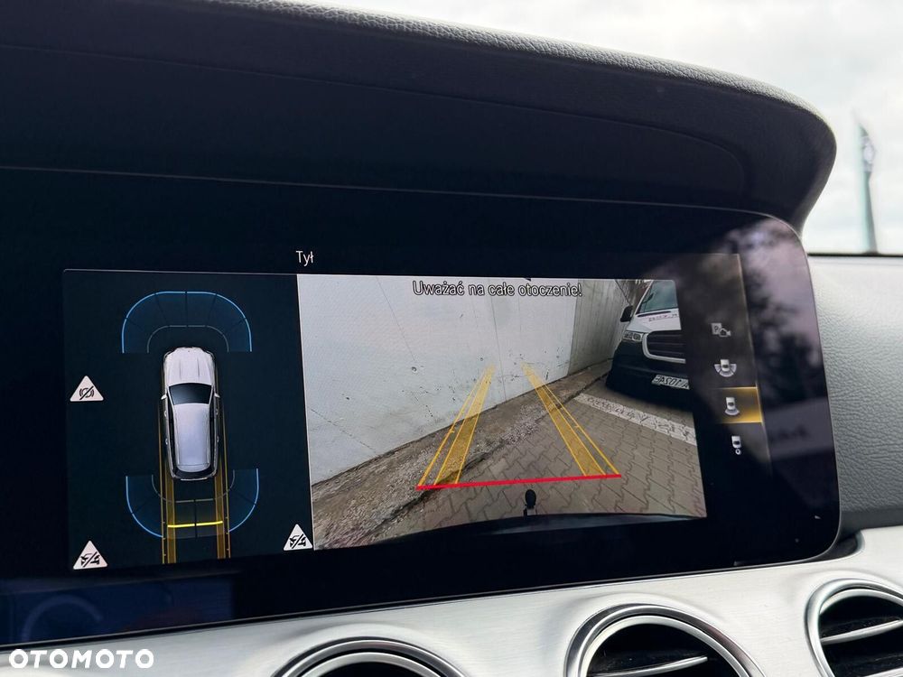 Mercedes-Benz Klasa E 220 d 4-Matic AMG/Avantgarde - 23