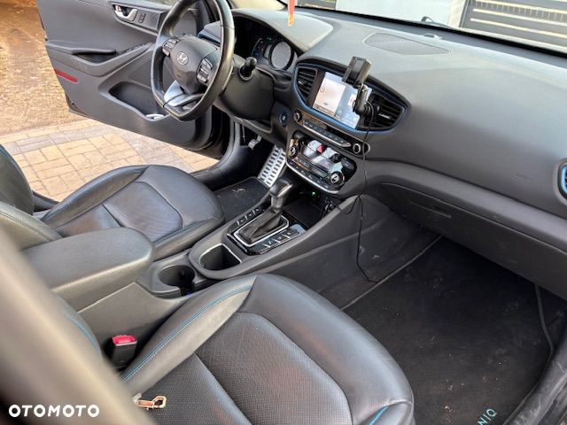 Hyundai IONIQ - 17