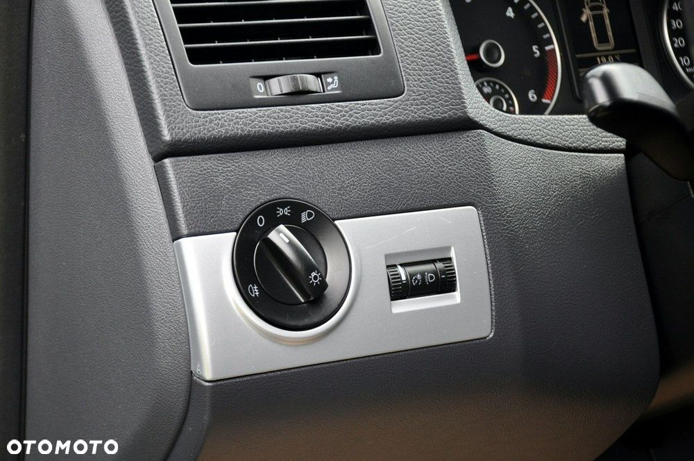 Volkswagen Multivan - 37