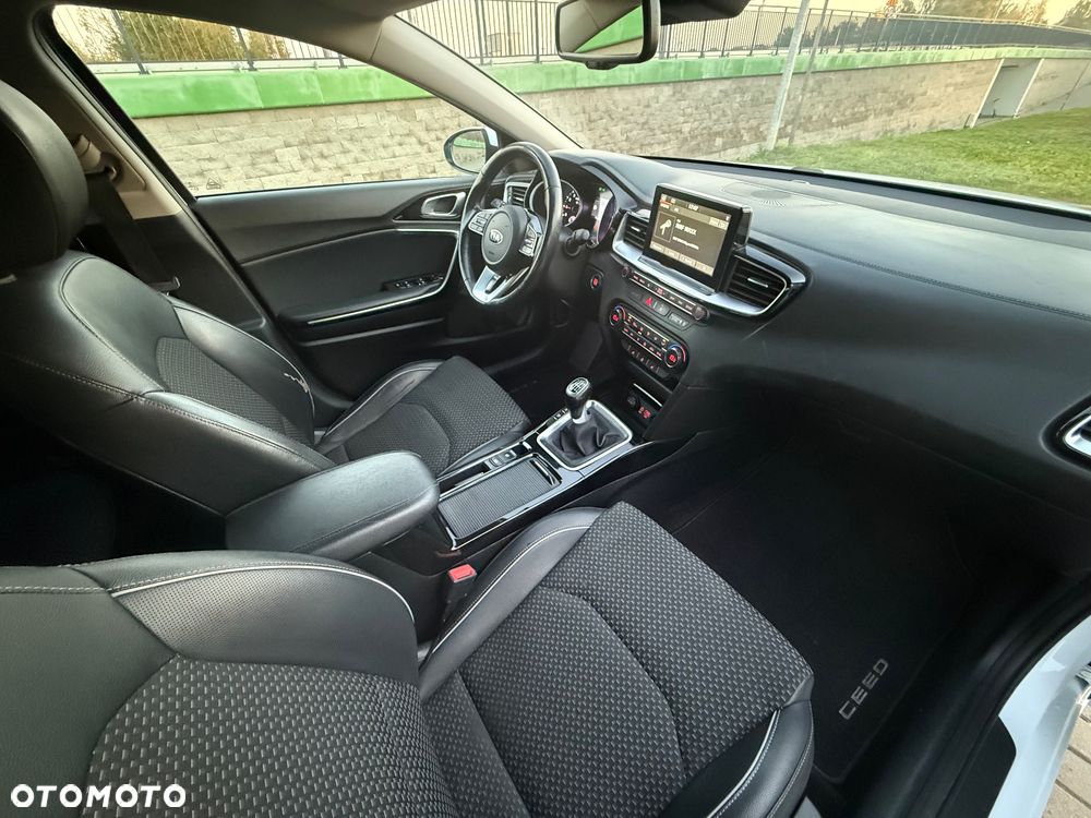 Kia Ceed - 15