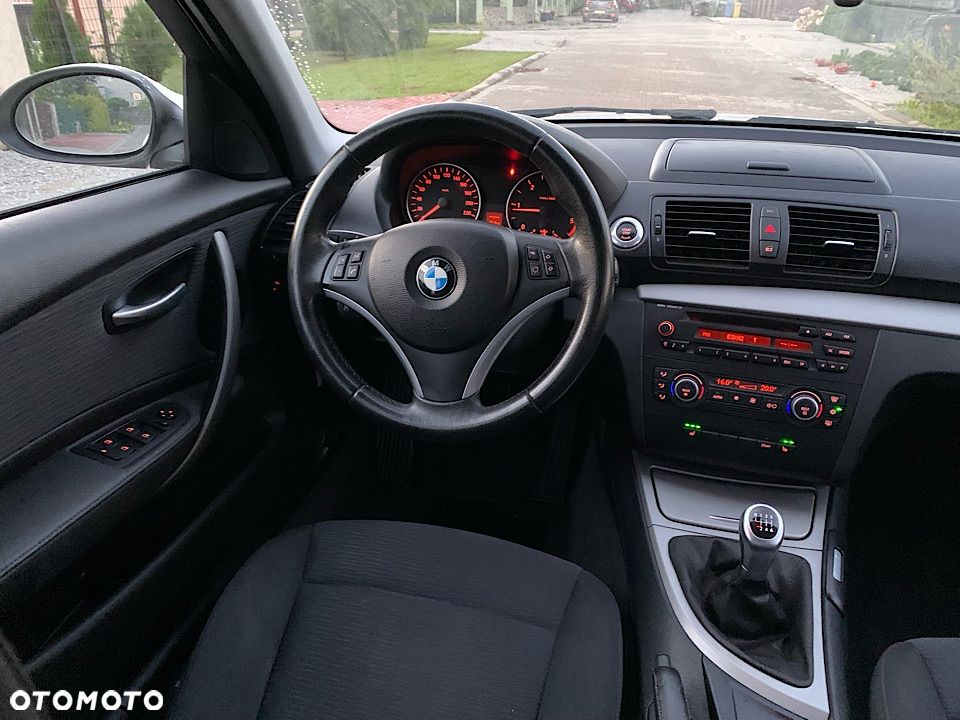 BMW Seria 1 - 30