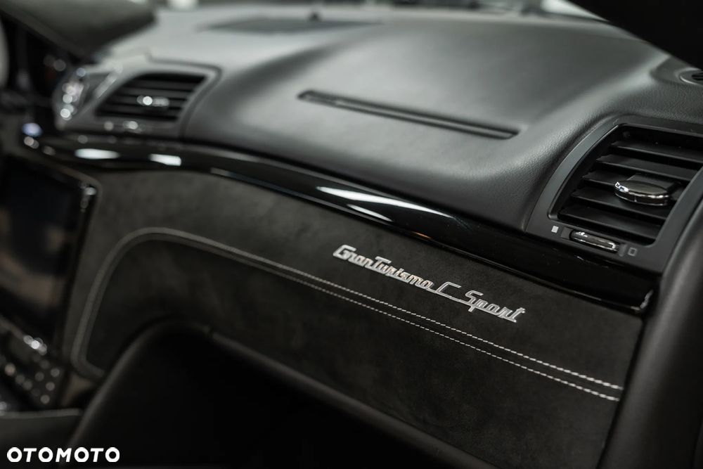 Maserati GranTurismo S - 30