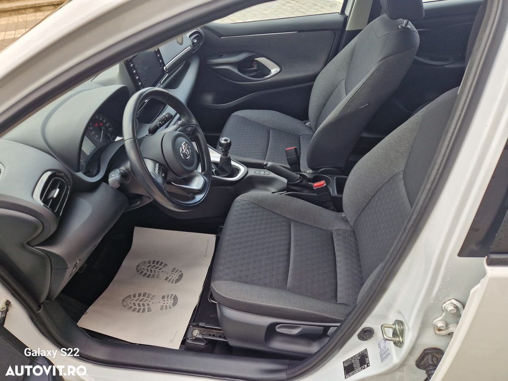 Toyota Yaris 1.5 MT Active - 10
