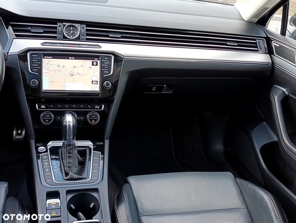 Volkswagen Passat Variant 2.0 TDI SCR DSG 4Motion Business - 21