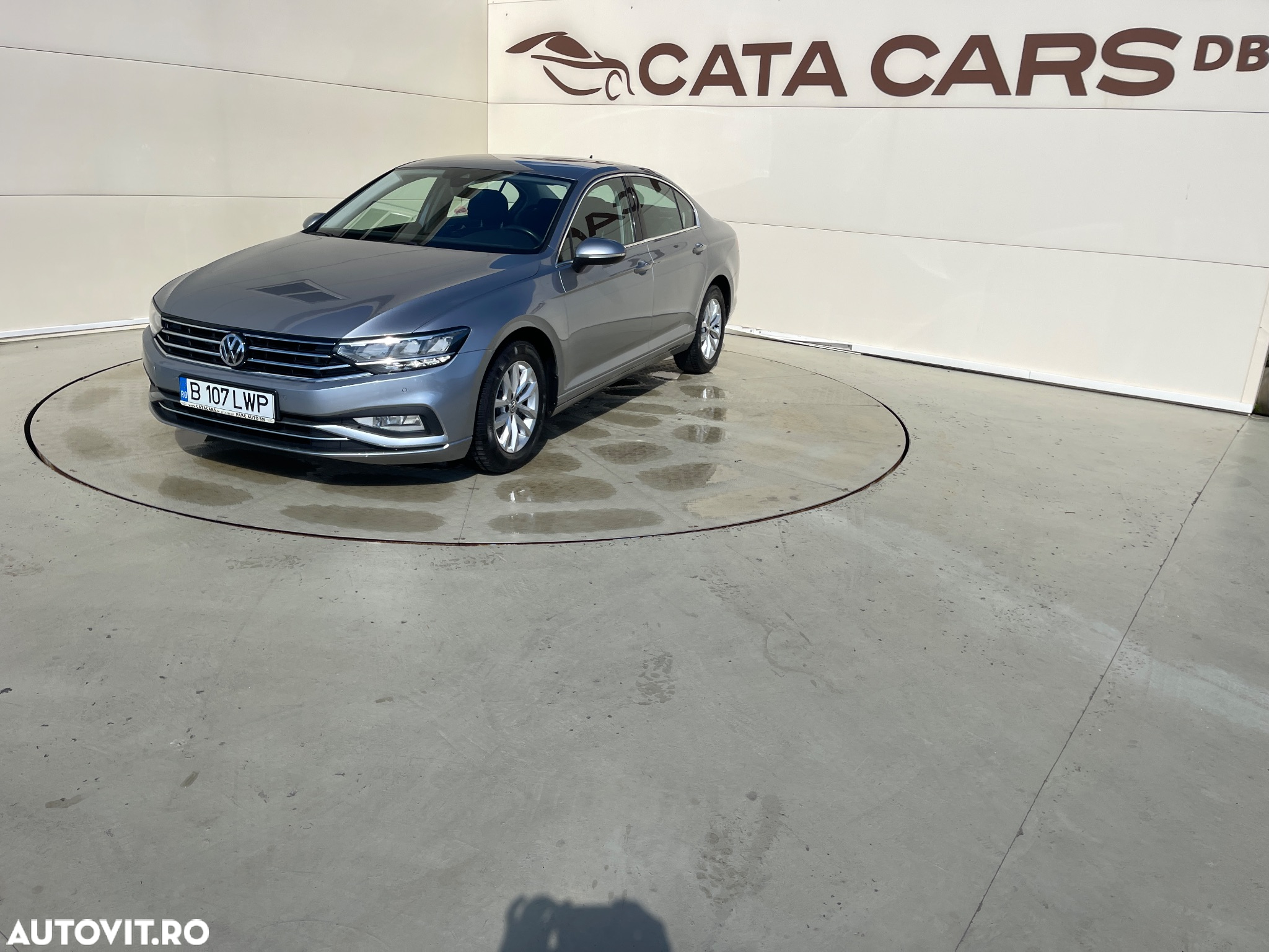 Volkswagen Passat - 4