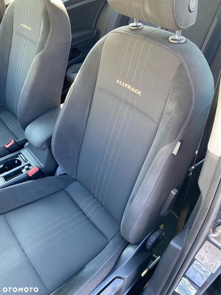 Volkswagen Golf - 6