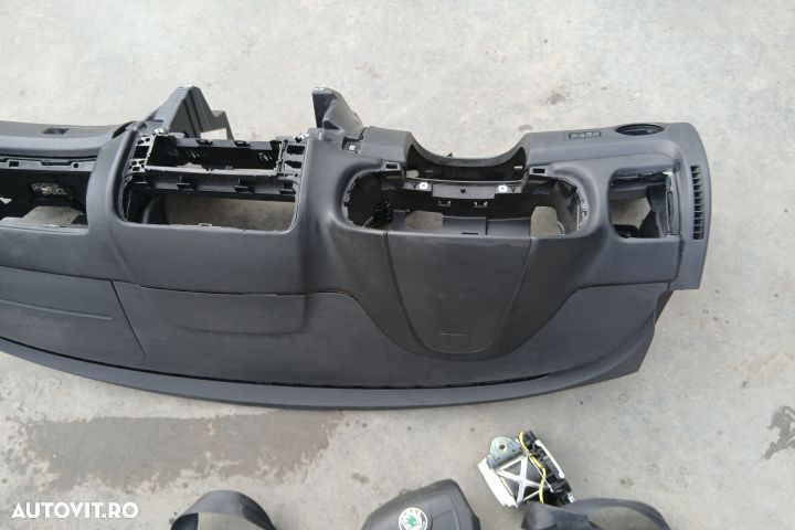 Kit airbag cu plansa de bord 1C0909605K 5J0857702B 5J0880201H 5J08577 - 2