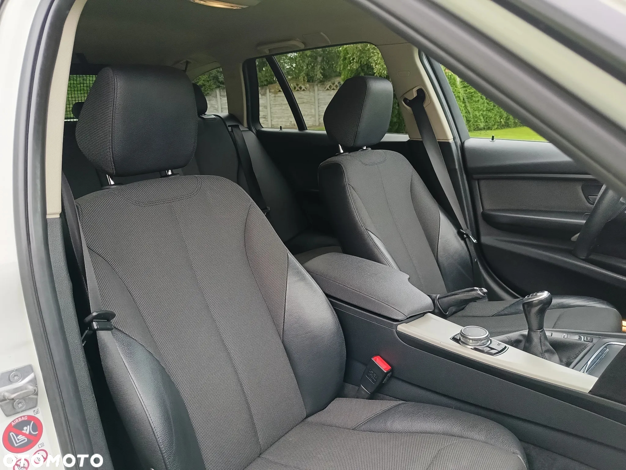 BMW Seria 3 318d Luxury Line - 26