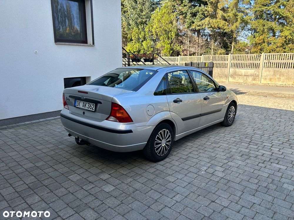 Ford Focus 1.6 Ghia - 3