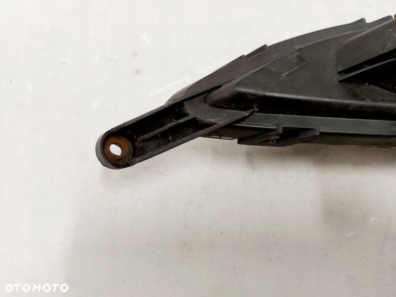 HYUNDAI I40 LAMPA HALOGEN PRZECIWMGIELNA PRAWY PRZÓD 92202-3Z010 - 7