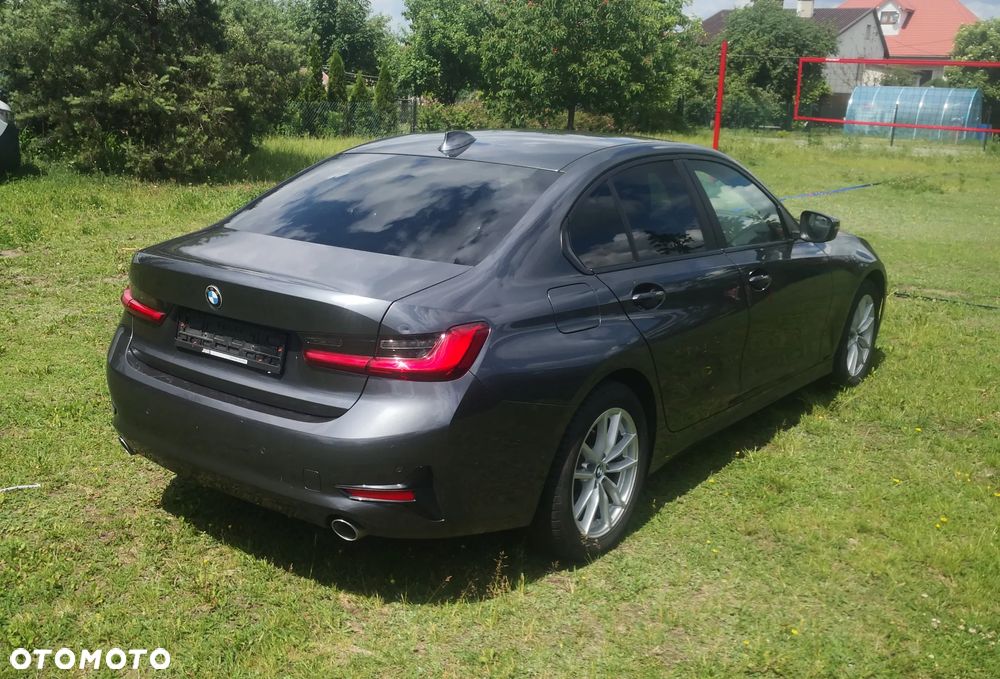 BMW Seria 3 318d Luxury Line - 11