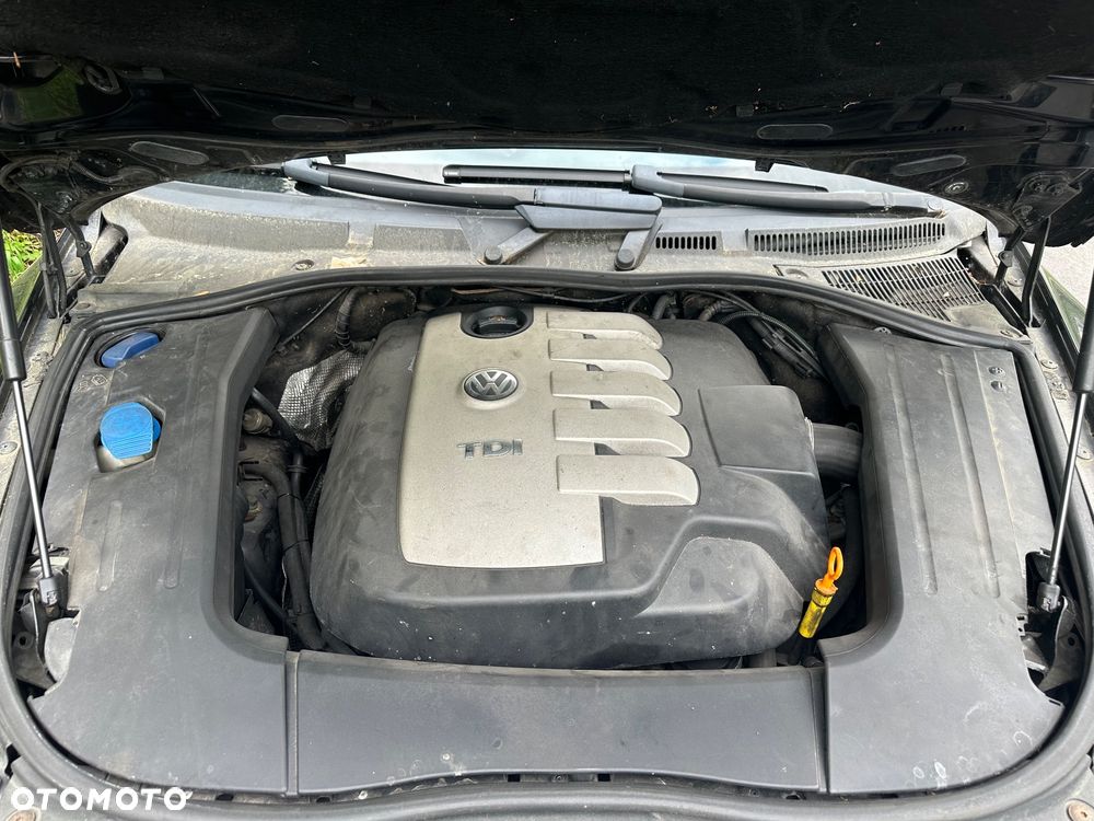 Volkswagen Touareg 2.5 R5 TDI - 12