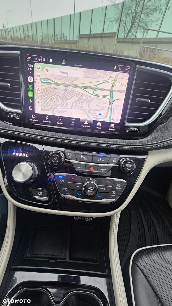 Chrysler Pacifica - 5