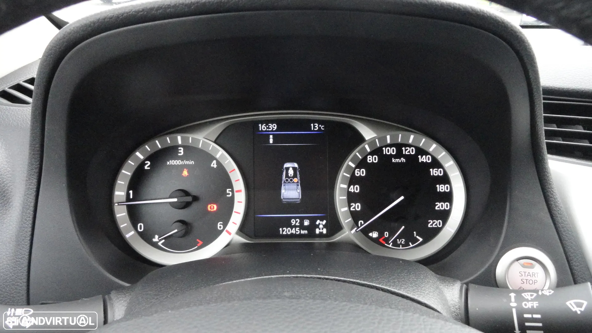 Nissan Navara 2.3 dCi CD 4WD N-Guard - 15