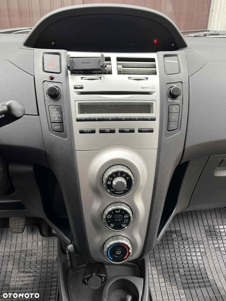 Toyota Yaris 1.4 D-4D Luna - 8