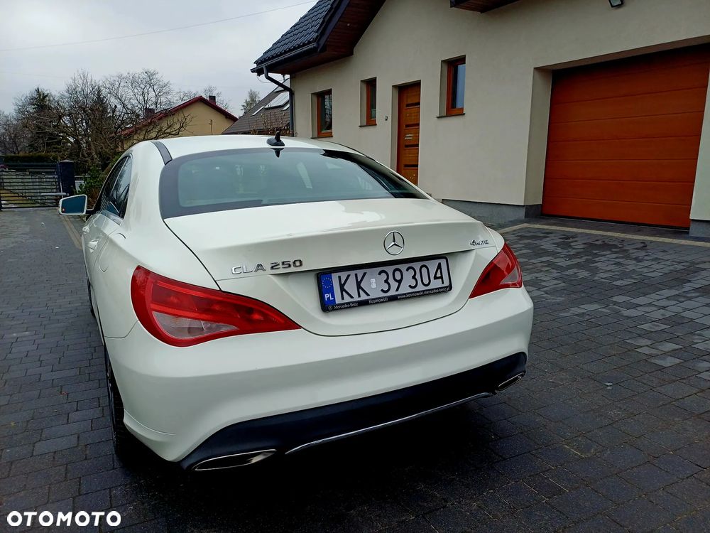 Mercedes-Benz CLA 250 4-Matic - 9