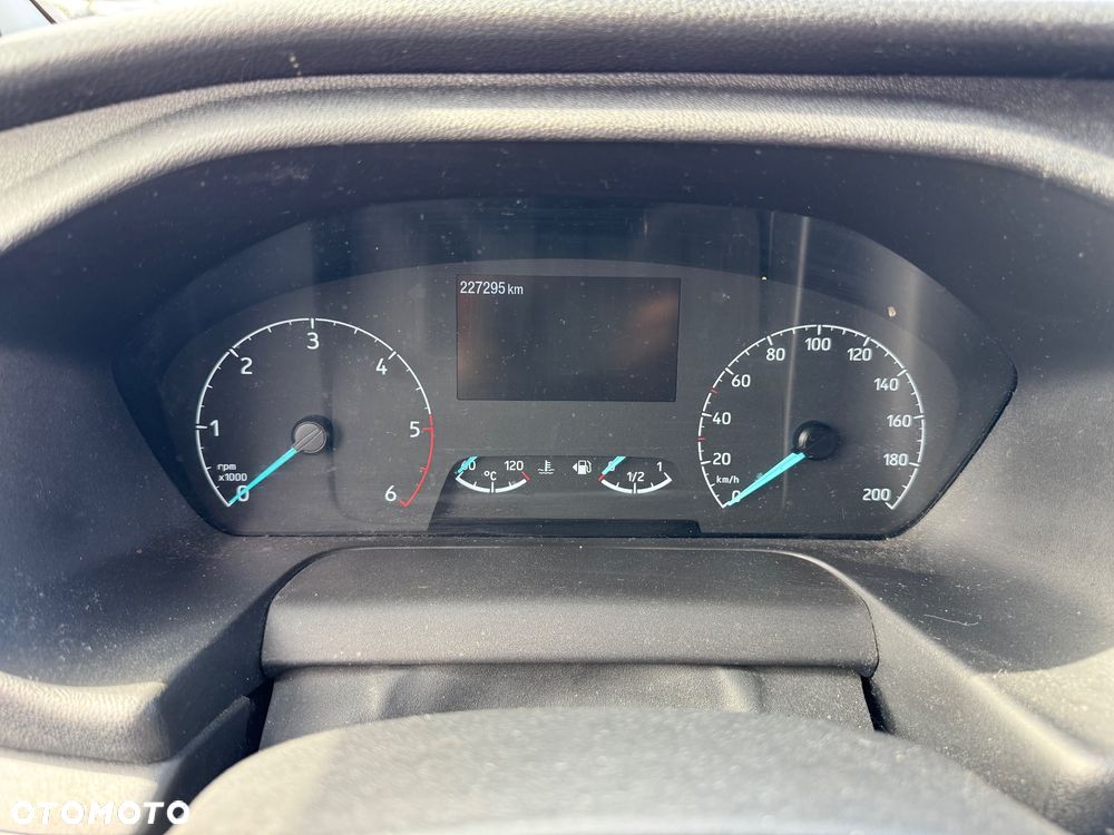 Ford TRANSIT CUSTOM - 18