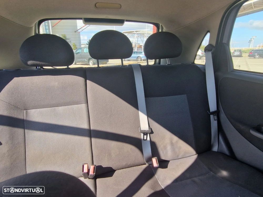 Opel Corsa 1.2 Twinport Silver - 2