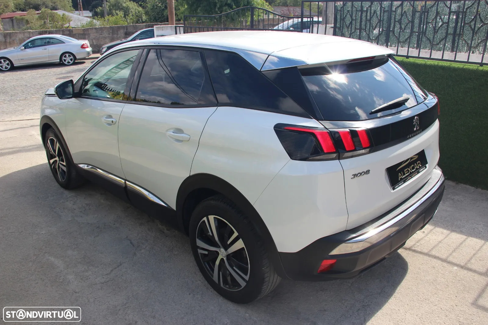 Peugeot 3008 1.2 PureTech Allure Pack EAT8 - 4