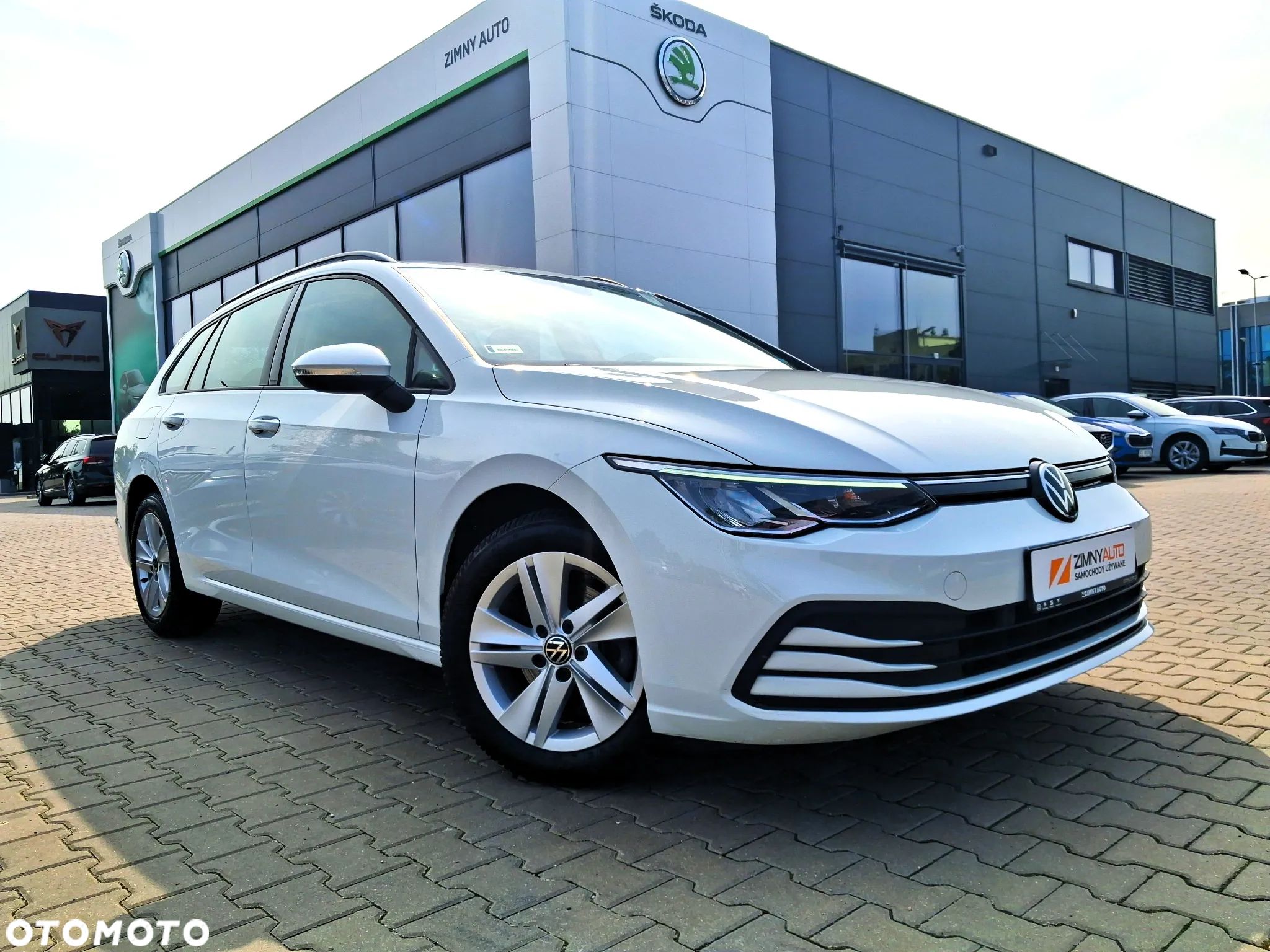 Volkswagen Golf VIII 1.0 TSI Life - 1