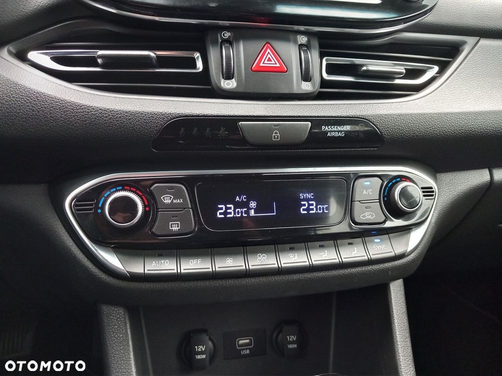 Hyundai i30 1.5 T-GDI 48V Smart DCT - 19