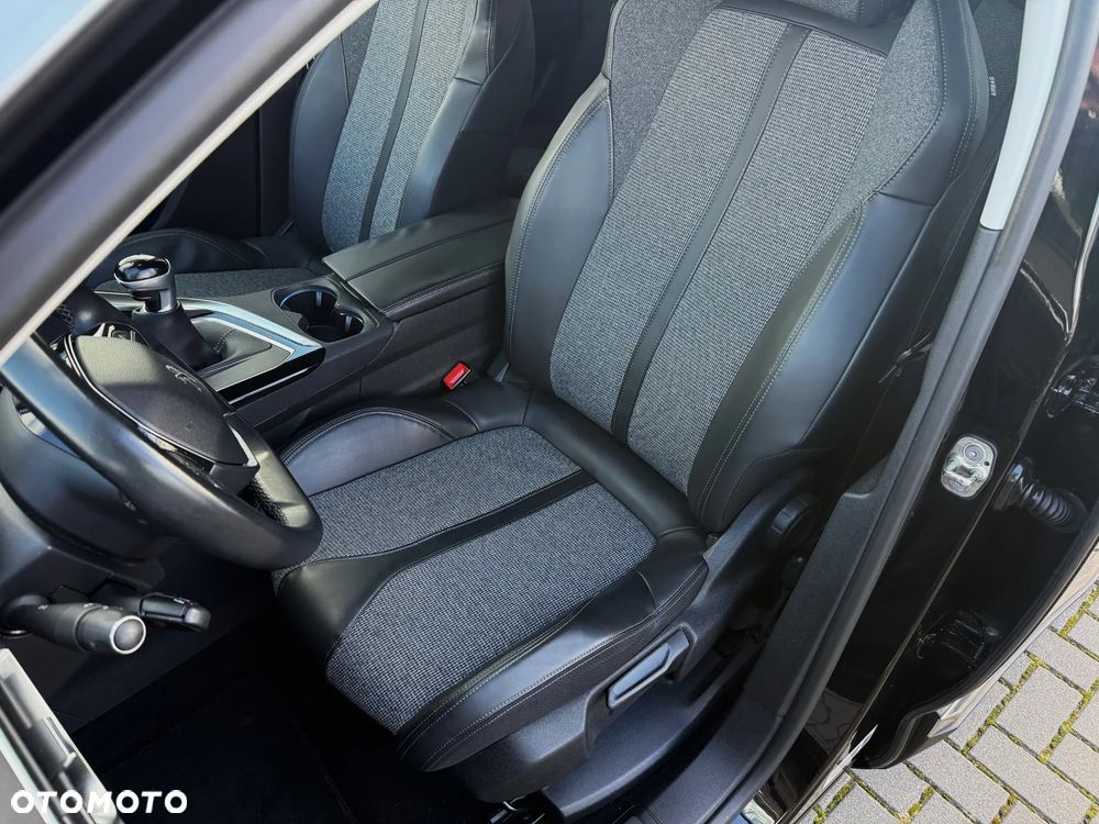 Peugeot 3008 1.2 PureTech Allure S&S - 8