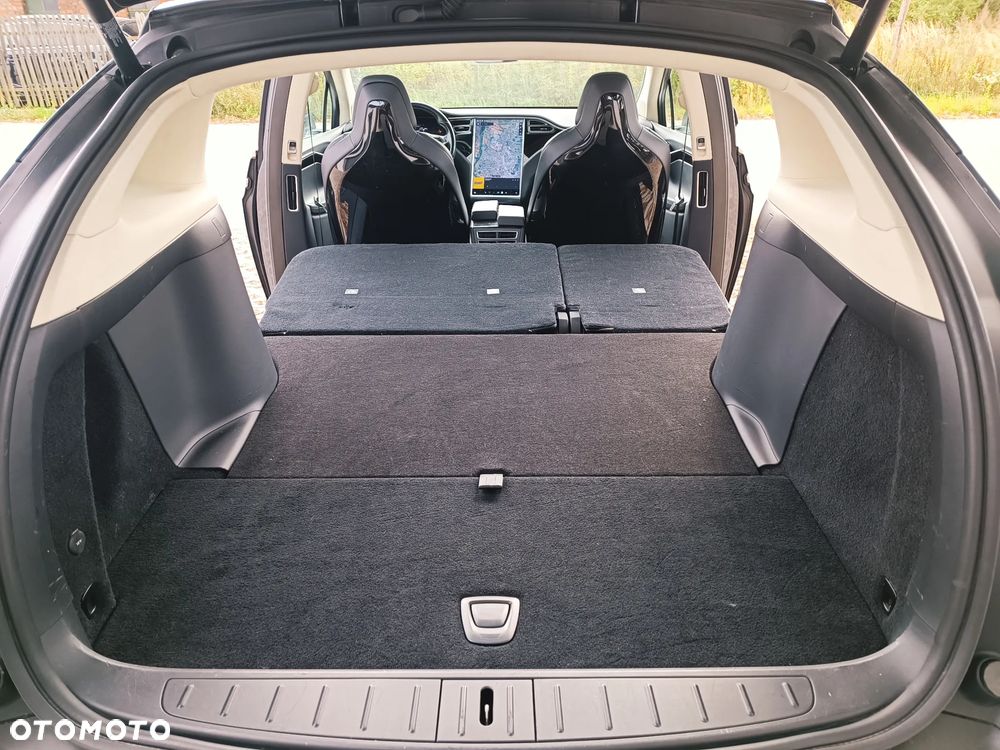 Tesla Model X Long Range Plus - 28
