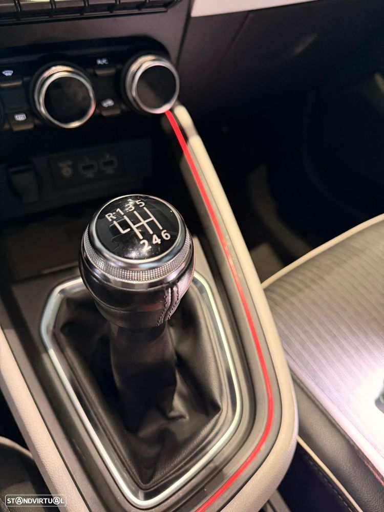 Renault Clio 1.0 TCe Techno - 33