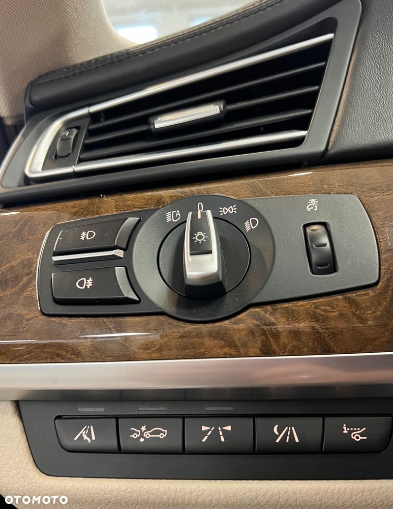 BMW Seria 7 750i L xDrive - 21
