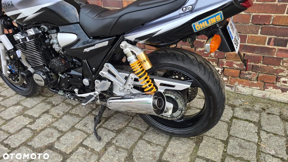 Yamaha XJR - 24
