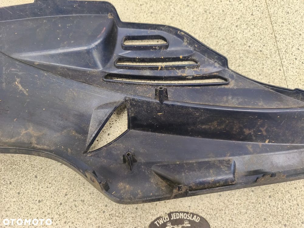 Owiewka, osłona, bok, boczek, płoza, listwa Suzuki AN400 AN 400 Burgman 400 - 12